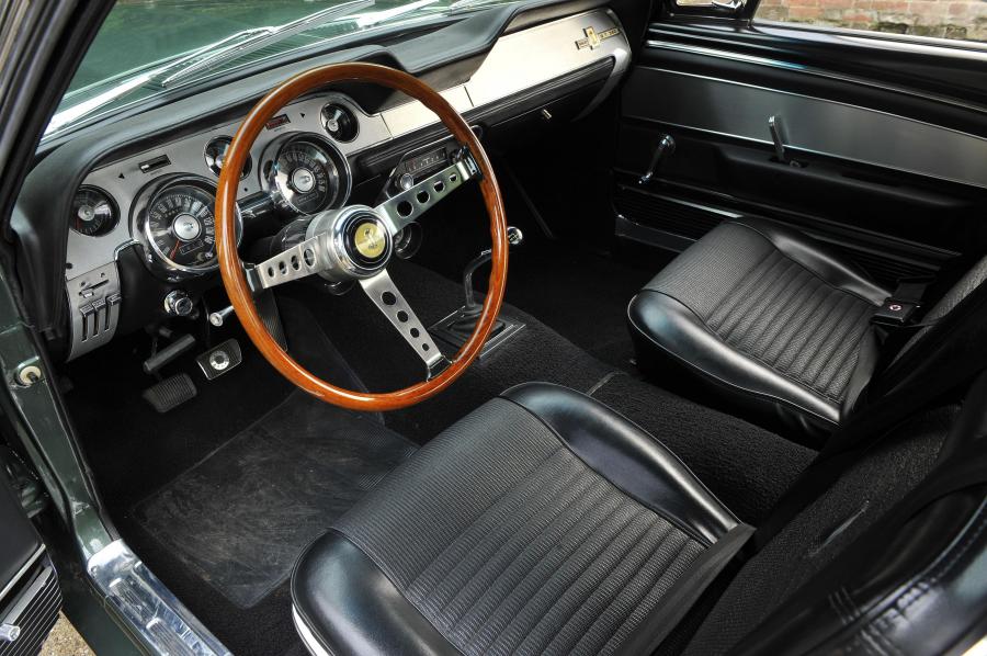 Интерьер Shelby GT350 1967 года  (фото 19 из 32)